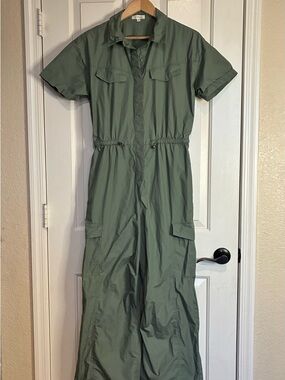 Short-Sleeve Utility Jumpsuit in Olive Green with Drawstring Waist